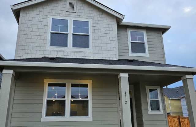 Stunning 4-Bedroom Corner-Lot Home with Expansive Backyard in Reeds Crossing