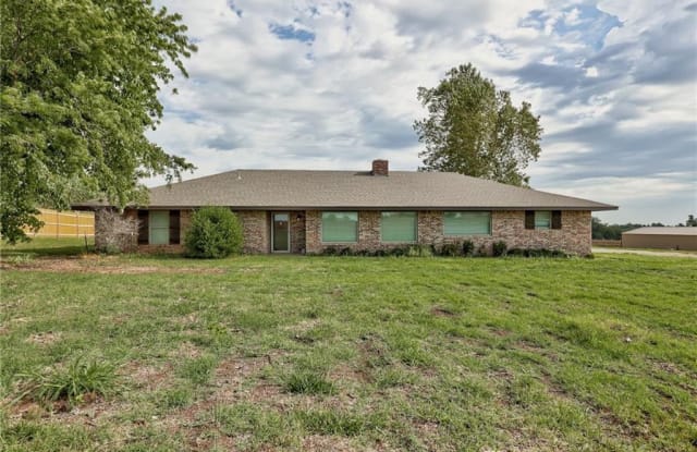 2730 W College Avenue - 2730 West College Avenue, Logan County, OK 73044