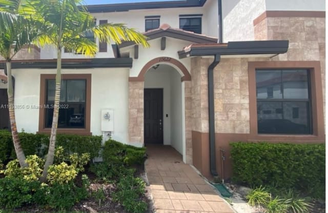 10622 W 33rd Way - 10622 W 33rd Way, Hialeah, FL 33018