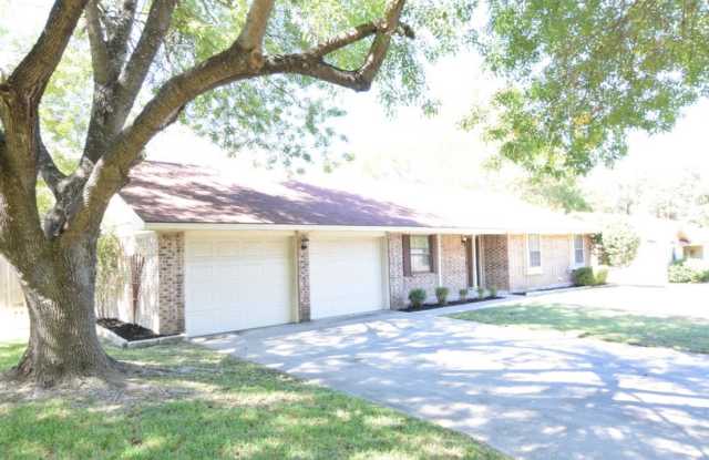 Photo of 2404 N Beal St