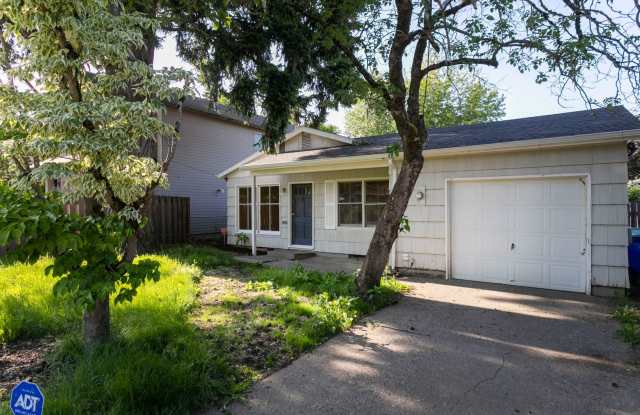 Charming 3 Bedroom Home With Huge Yard! - 7103 North Swift Street, Portland, OR 97203