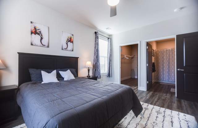 3301 Grand Central Avenue