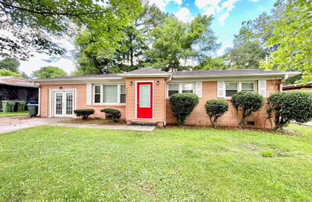 Lovely 3 Bedroom, 1.5 Bath with bonus room Available Now!-$1,500 with a one-year commitment and the 12th month free.