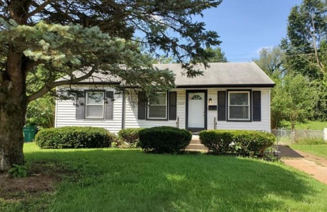 10429 Renfrew Dr - 10429 Renfrew Drive, Glasgow Village, MO 63137