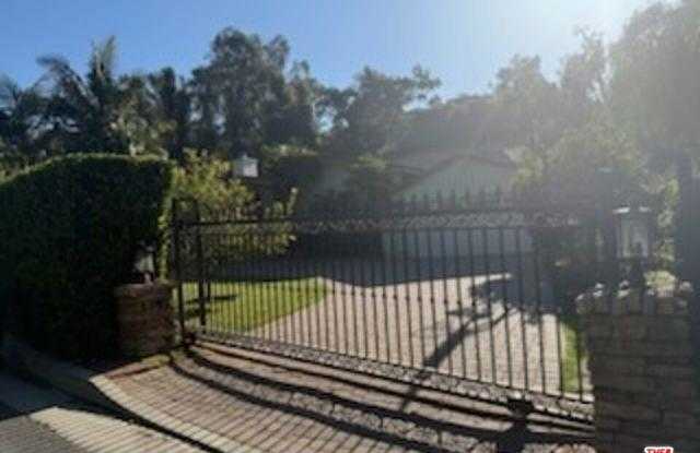 Photo of 1148 San Ysidro Drive