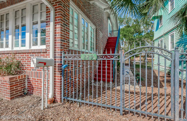 229 W 10TH Street - 229 West 10th Street, Jacksonville, FL 32206