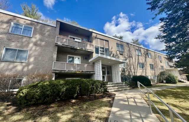 44 Lionel Ave