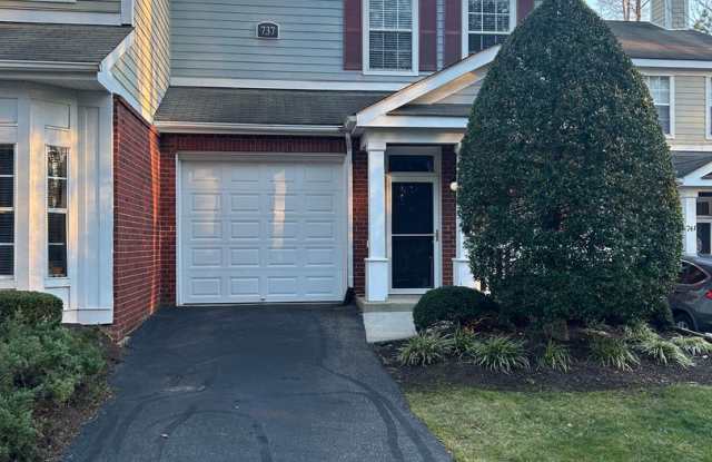 2 Bedroom 2.5 bath Townhouse-Midlothian/Charter Colony area