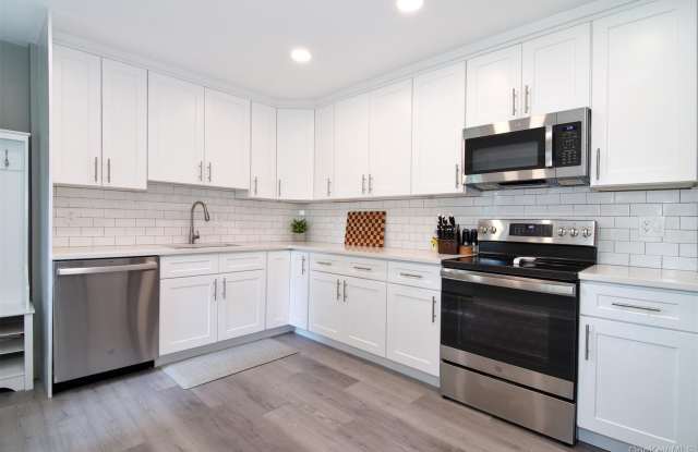 Photo of 140 N Broadway