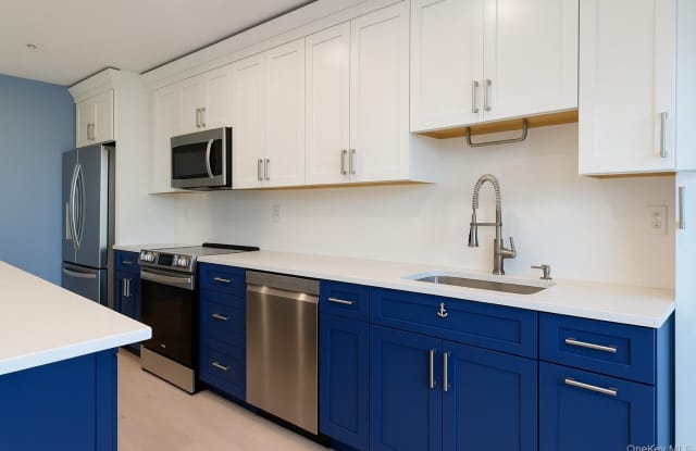 243a Sportsmans Avenue