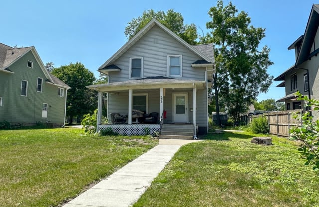 531 Welch Ave - 531 Welch Avenue, Ames, IA 50014