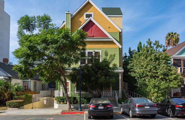 Photo of Stunning 4 Level Condo in Little Italy