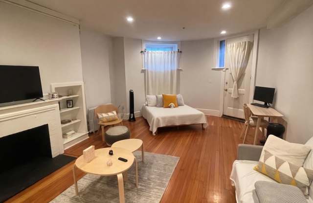 Charming Back Bay Studio