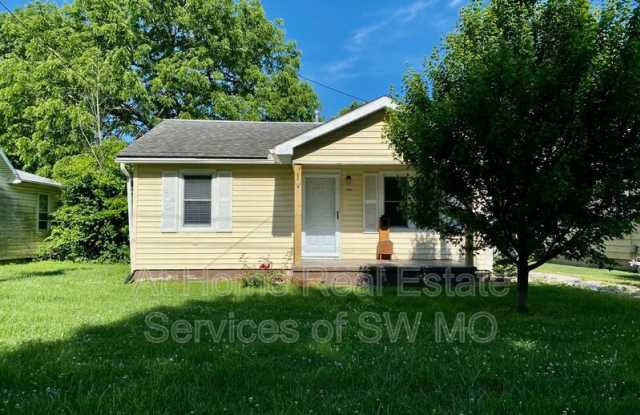 1315 N Marion