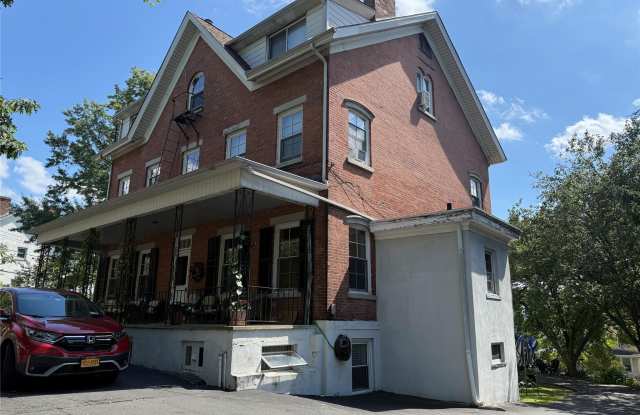 Photo of 5 Wood Court unit: 2Nd Floor