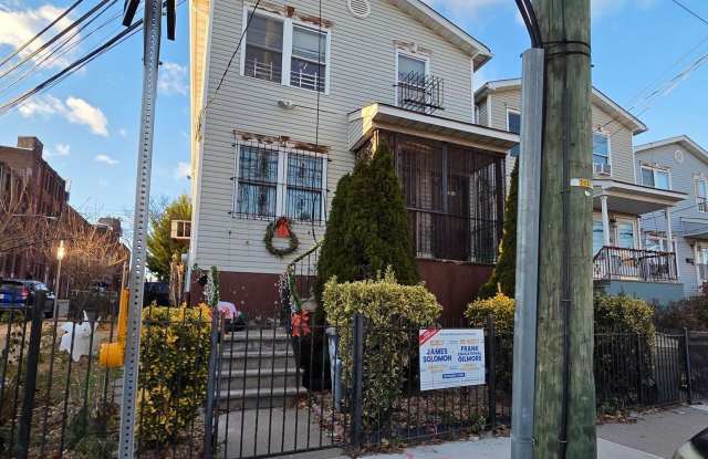 Photo of 703 GARFIELD AVE