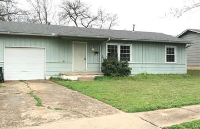 109 W 34th Street - 109 West 34th Street, Sand Springs, OK 74063