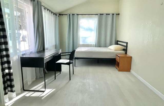 1706 Heron AVE 4