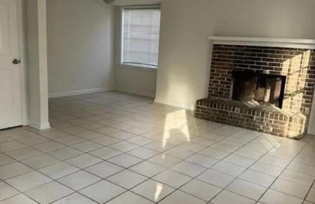 1436 Forest Villa Drive NW