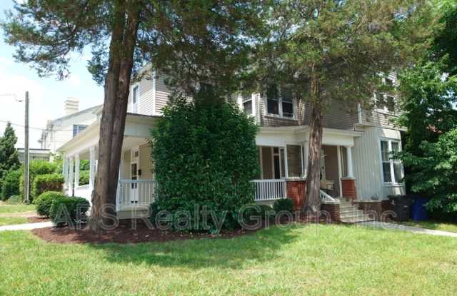 301 North Spring Street