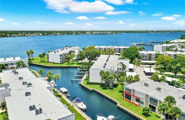 Photo of 1950 SW Palm City Road unit: 9108