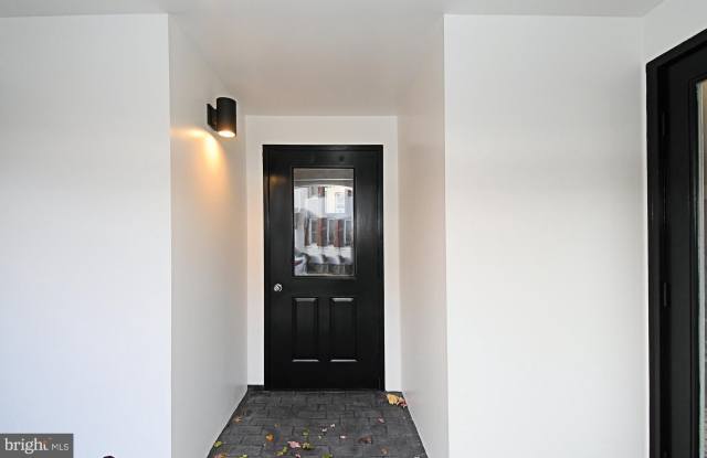 601 W MARKET Street unit: 3