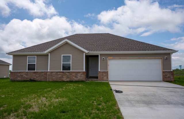 BRAND NEW 3 BEDROOM HOME - BOLIVAR, MO