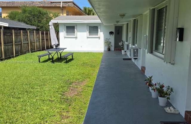 Photo of 411 SE 3rd Ave