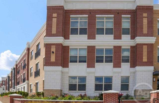 6022 Deerfield Blvd Unit E12