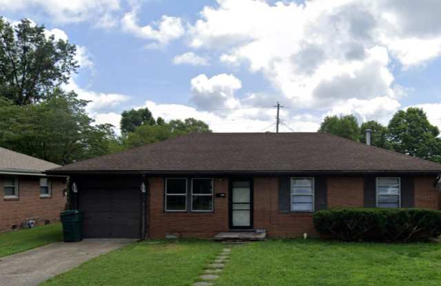 Photo of 3 bed 1 bath with huge backyard