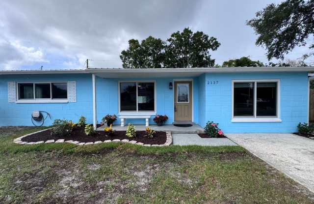 Newly Upgraded 3BR/2BA Melbourne Home with Private Master Suite & Huge Shed!
