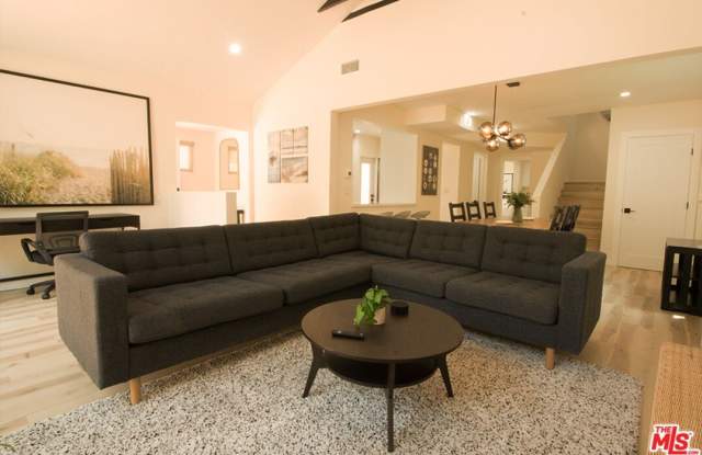 9042 Phyllis Ave unit: A