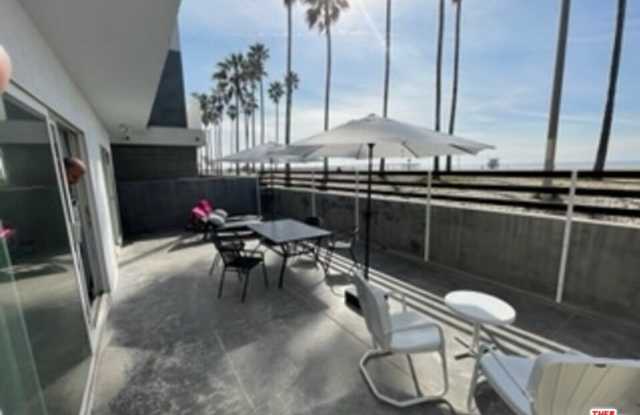 2609 Ocean Front Walk