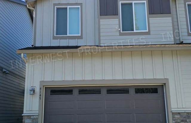 Beautiful Newer Construction 3bd 2.5ba Row House in Ridgefield With 2 Car Garage, Fenced Backyard & Air Conditioning!