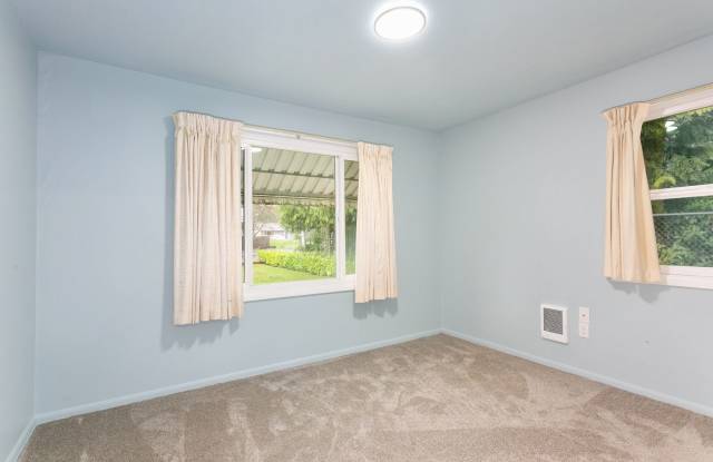 AVAILABLE FOR RENT – Beautiful 4BD / 2BA Home in Tacoma!