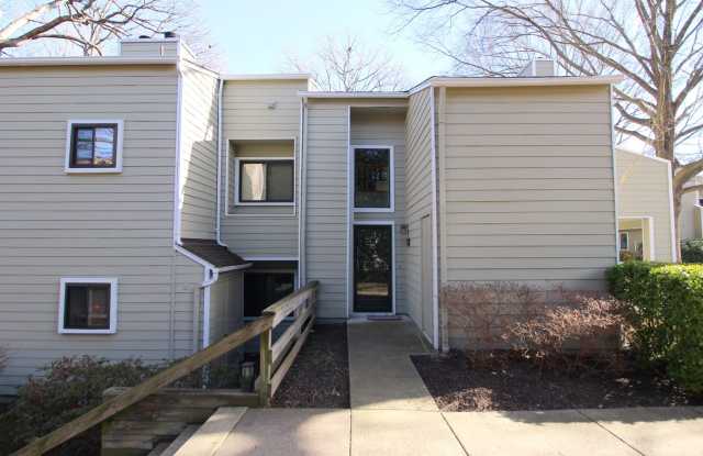 1956-B Villaridge Dr