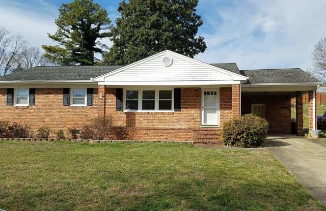 Colonial Heights 3 Bed 2 Bath Brick/Vinyl Rancher with Carport and Fenced Backyard, $1800/month photos photos