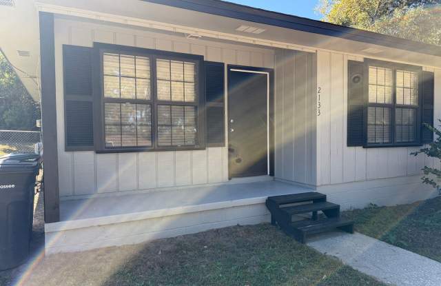 Photo of Fenced yard with NO CARPET in Melody Hills!