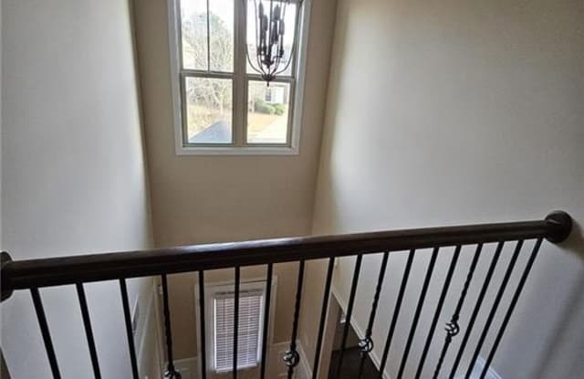 10 CREEKVIEW Drive SE