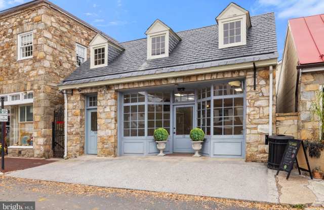 Photo of 13 & 15 S MADISON Street S