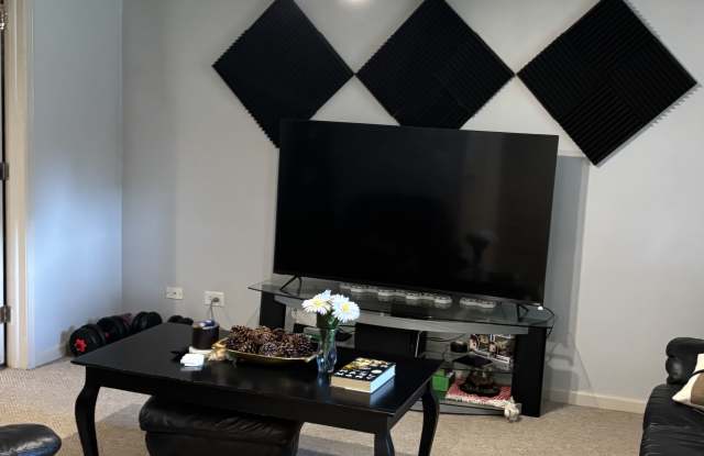 3831 North Hamlin Avenue