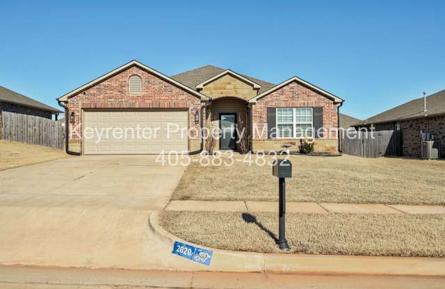 Gorgeous 4 Bed 2 Bath Home in Heart Of Mustang!!