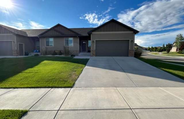 3052 Golden Acres Dr