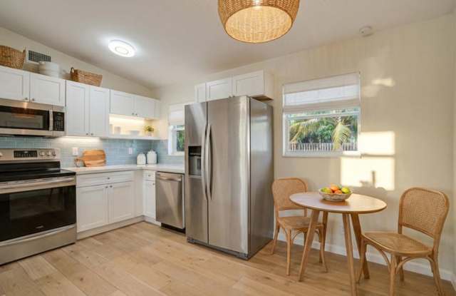 1205 S Lake Drive, Lantana, FL 33462