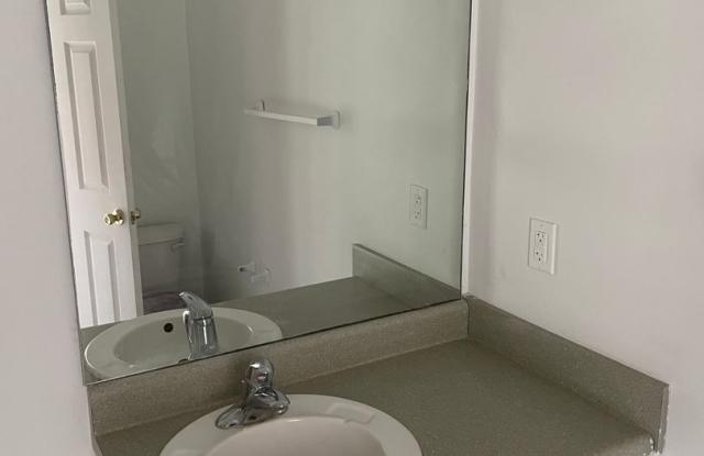 Recently renovated 3/2 on Balkin Rd