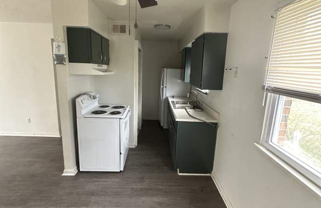 10404 Greentree Lane - 2