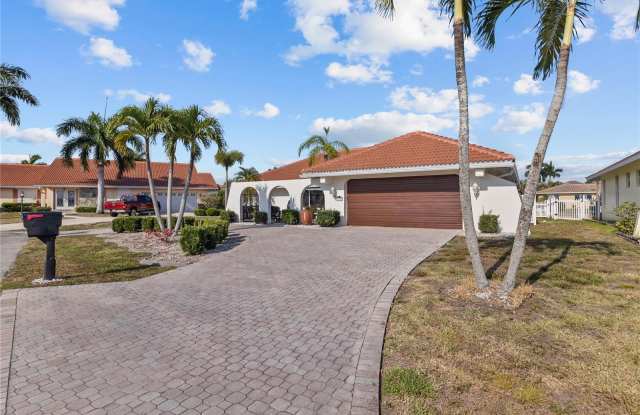 Photo of 918 MESSINA DRIVE