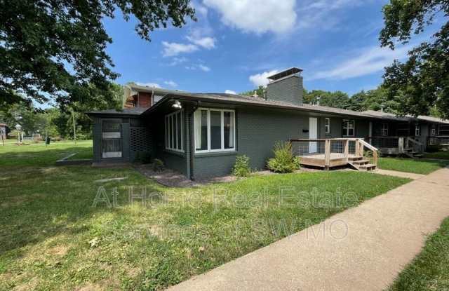 1335 E Elm