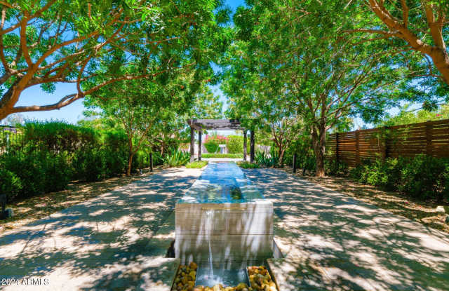 6166 N SCOTTSDALE Road
