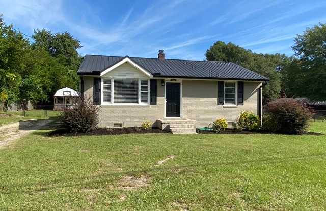 Adorable and Updated 3BR, 2BA Brick Ranch in the heart of Martinez!